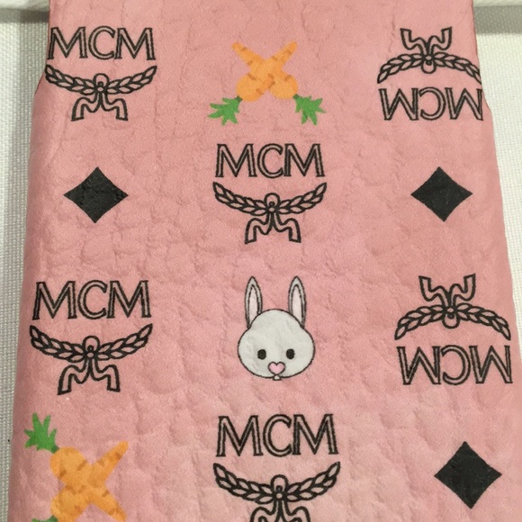 🐰MCM🐰Pink Rabbit/Carrot🥕print iphone X/XS case - Picture 3 of 8